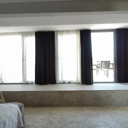 בית הארחה Suna Suits פאטהיה